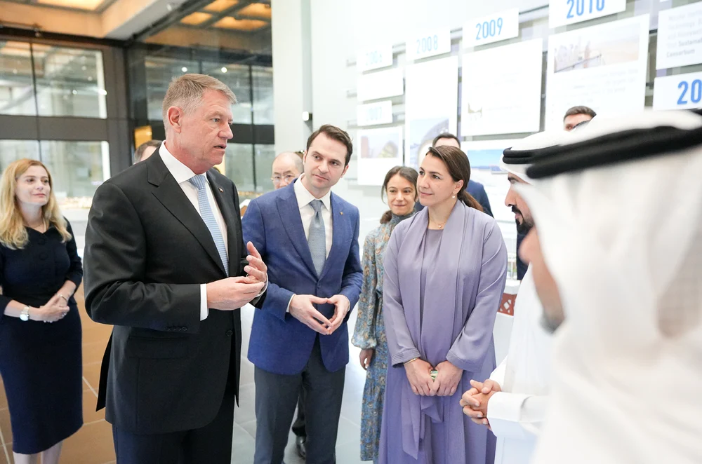 Iohannis în Emiratele Arabe Unite: vizită la Masdar City, un oraș axat pe asigurarea unui grad ridicat de sustenabilitate | FOTO VIDEO