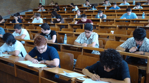 Care sunt universitățile preferate de tinerii români