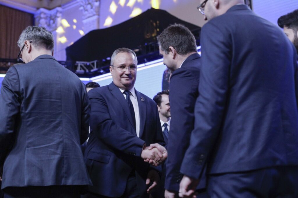 Ciucă: „Nu există nicio discuție pentru amânarea rocadei”. Ce spune despre negocierile pentru ministere