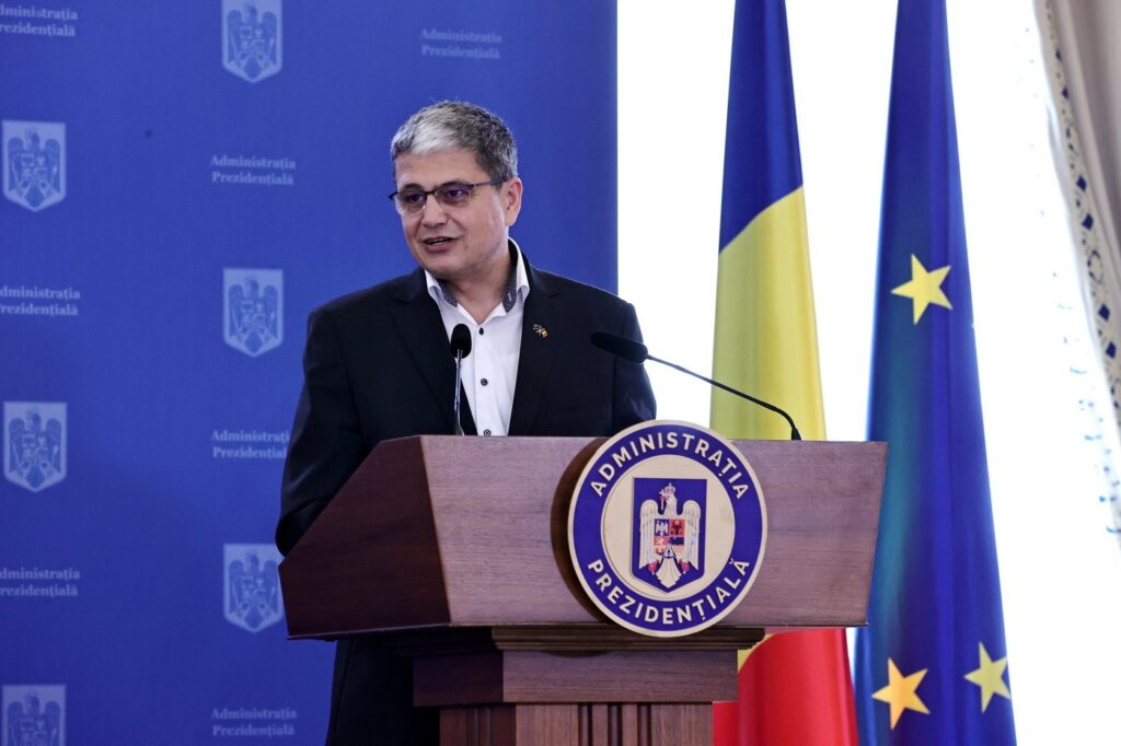Boloș: Reducem cu 30% numărul șefilor din administrație. Avem 204.000 de posturi vacante cu impact bugetar