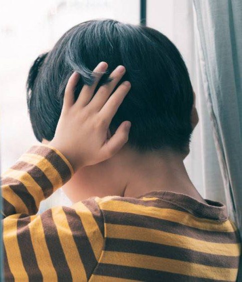 Ce şanse are în România un copil cu autism. Terapia care poate face minuni