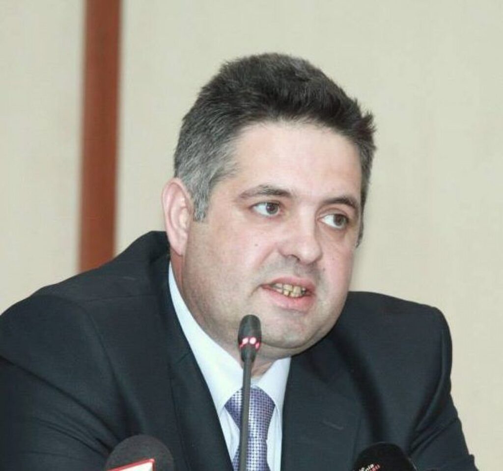 De ce și-au pierdut românii încrederea în vaccinare? | Interviu cu dr. Gindrovel Dumitra