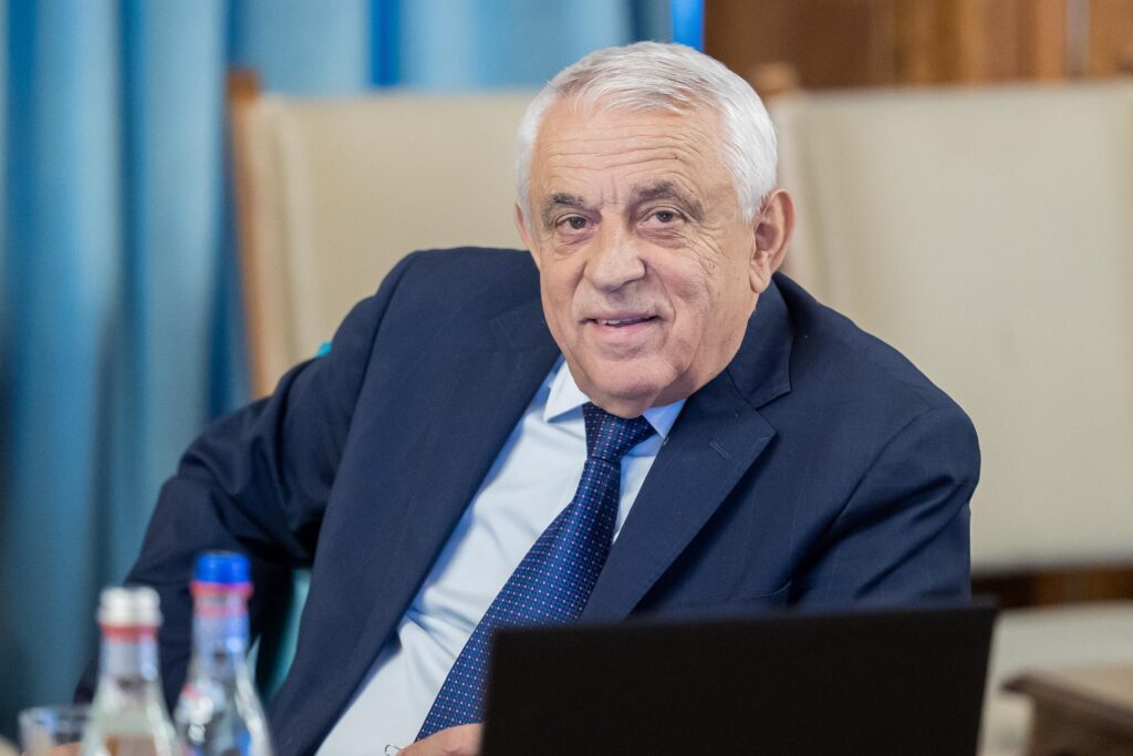 Topul vizibilității miniștrilor din Guvernul Ciucă. Petre Daea, cel mai prezent în media