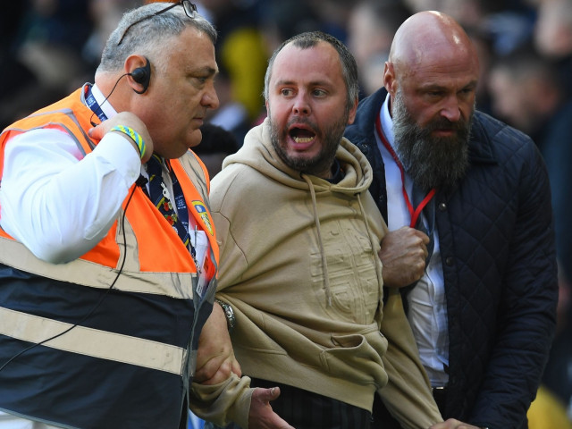 „Nota de plată” a venit instant pentru bărbatul care a agresat un antrenor în timpul unui meci de Premier League