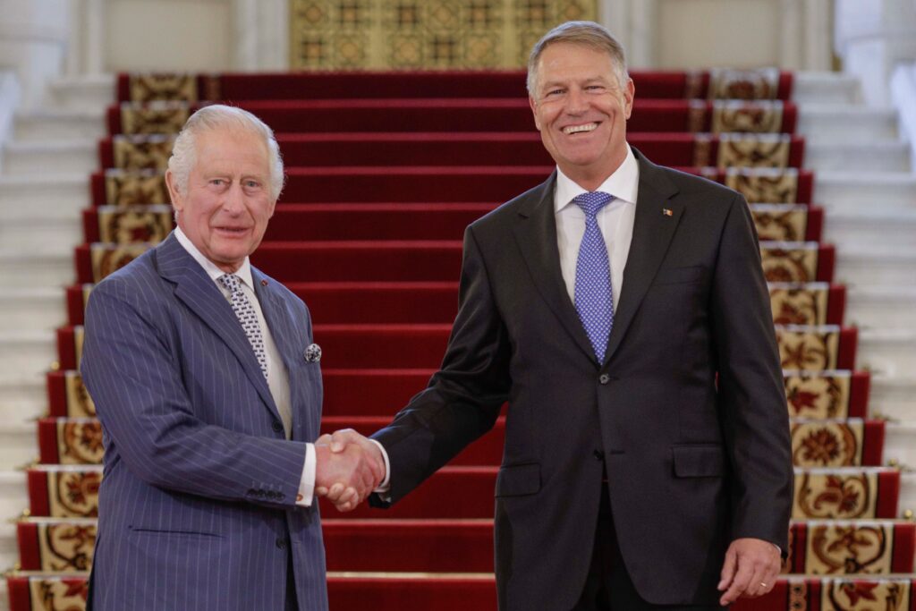 Iohannis, către Regele Charles: Ne onorează că prima vizită în străinătate de la încoronare are loc în țara noastră