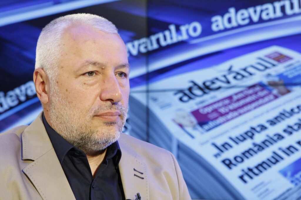 „Un moment trist, chiar şocant”. Un fost consilier prezidenţial denunţă ipocrizia lui Iohannis la predarea mandatului către Bolojan. „Aveţi grijă de România!”