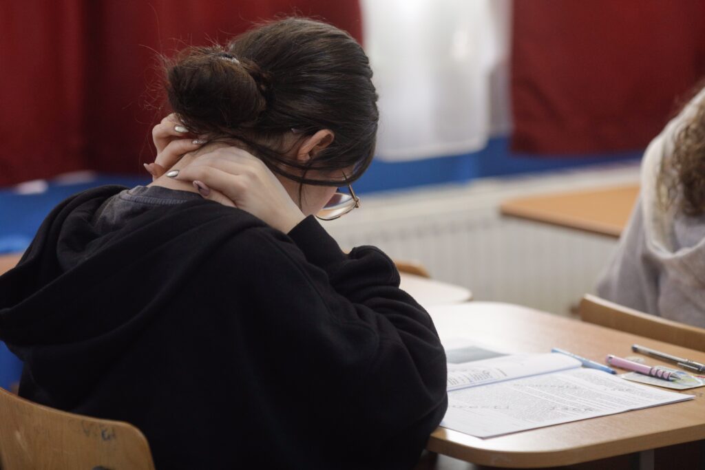 Probele scrise ale BAC-ul de toamnă 2025 încep luni. Peste 30.000 candidați s-au înscris să susțină examenul