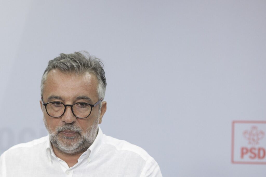 PSD, ironii la adresa lui Geoană : “momentul când a predat înapoi ceasurile primite de la Vangheli”