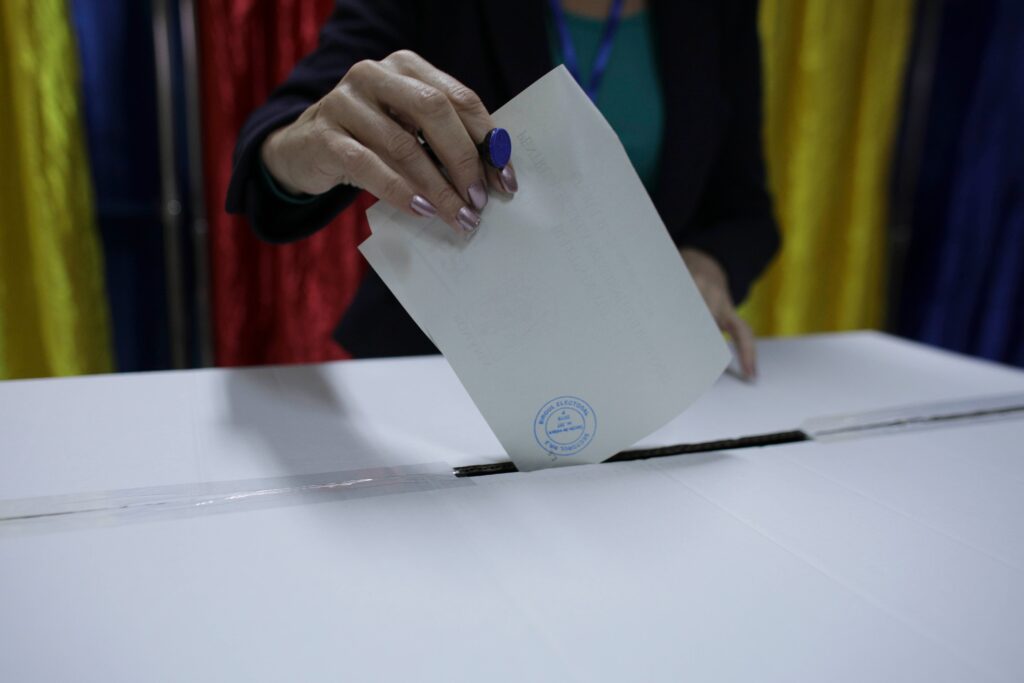 BEC: Ordinea de înscriere pe buletinele de vot pentru alegerile locale, stabilită prin tragere la sorți până pe 11 mai