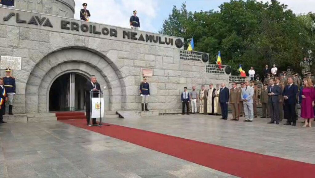 Ciucă, la Mausoleul de la Mărăşeşti: România este de partea bună a istoriei