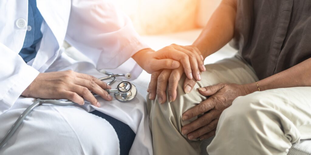 Parkinson, o boală provocată de om. Neurolog: „Cu pesticidele se întâmplă la fel ca la azbest și tutun”