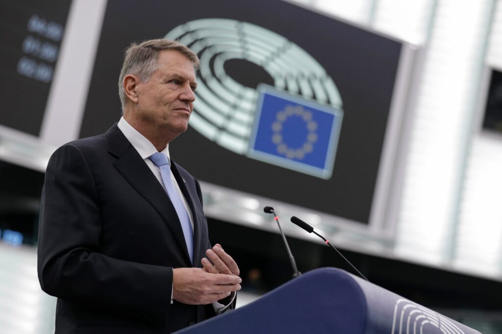 Mizele și semnificațiile prezenței lui Iohannis în Parlamentul European ANALIZĂ