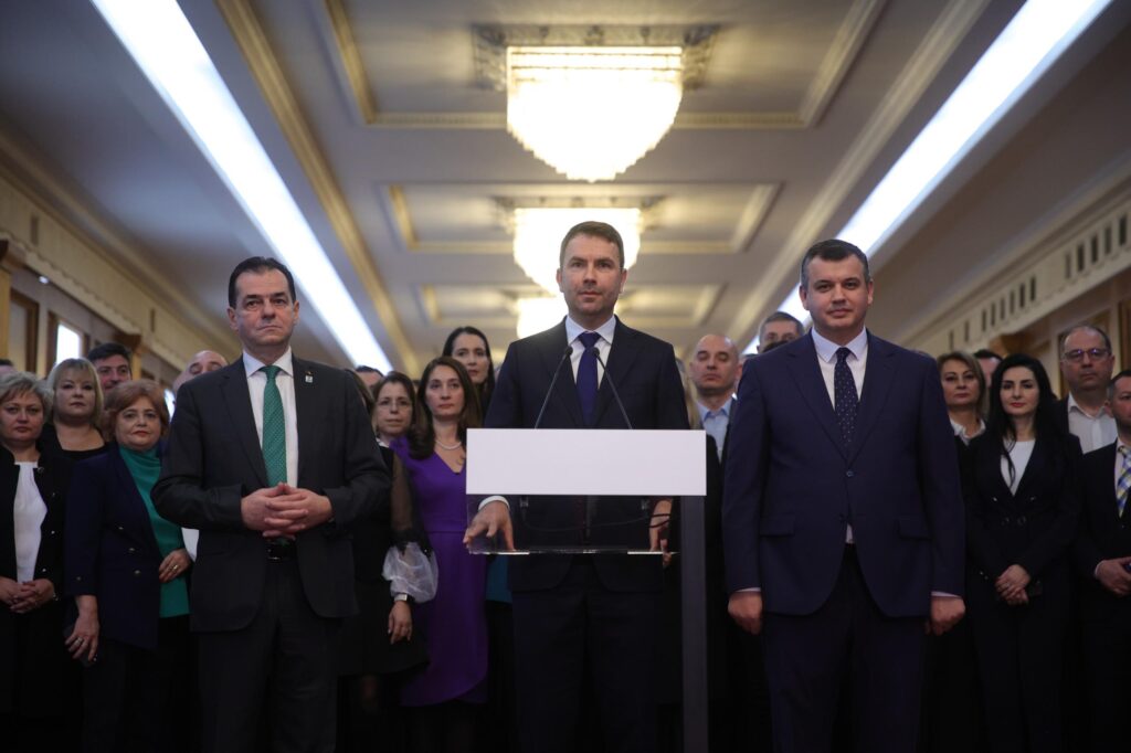 PMP îl reevaluează pe Nicușor Dan, USR pe Băsescu. Cum se atacau în anii precedenți actualii aliați