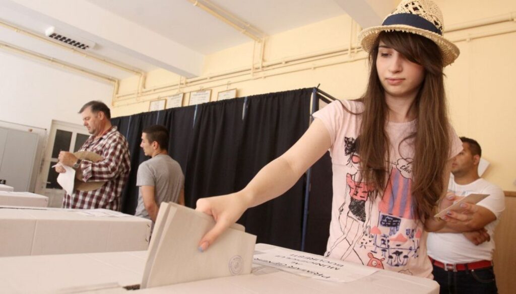 Marile organizații studențești solicită derogări de la Guvern ca tinerii să poată vota la alegerile locale