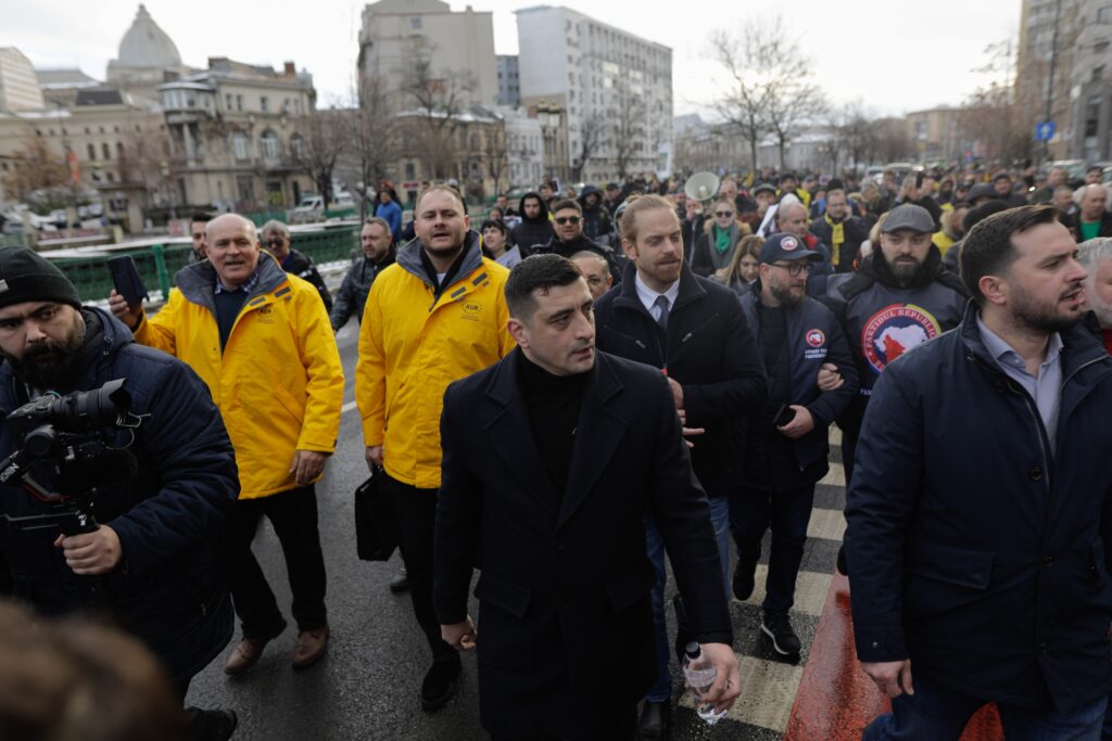 O nouă colaborare politică: partidul lui Victor Ponta, negocieri cu AUR. Formațiunea lui Simion, vânătoare de candidați