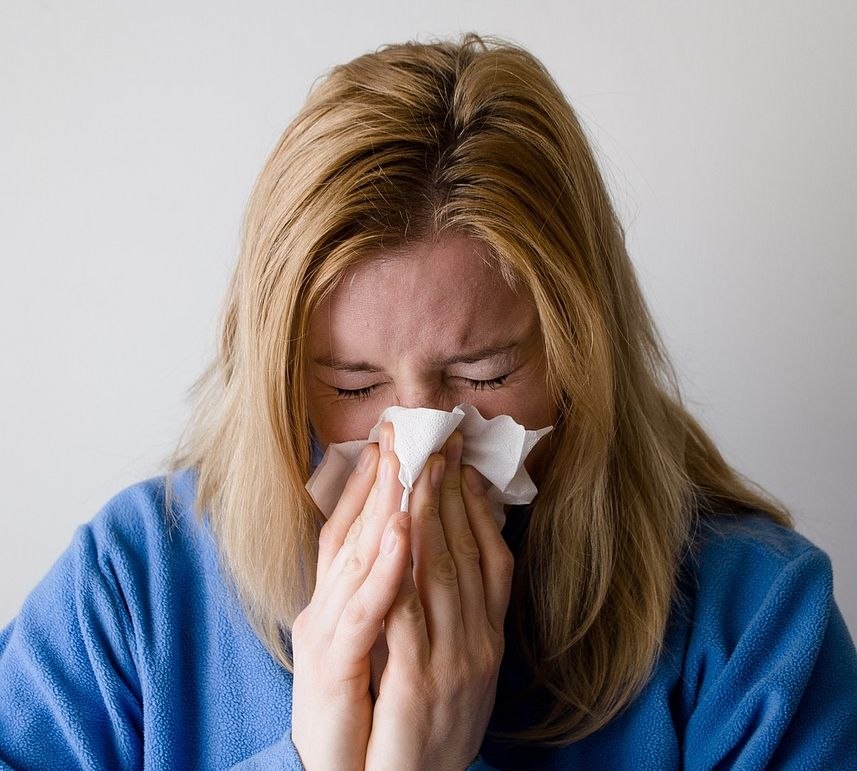 Trend crescător pentru infecțiile respiratorii, săptămâna trecută. O sută de persoane au murit din cauza gripei, până acum