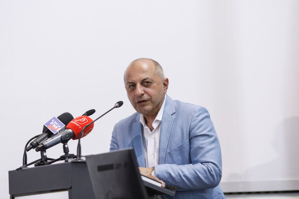 Ce spune Cătălin Cîrstoiu despre averea pe care a strâns-o: „Împreună cu soția mea am muncit de ne-au sărit capacele“
