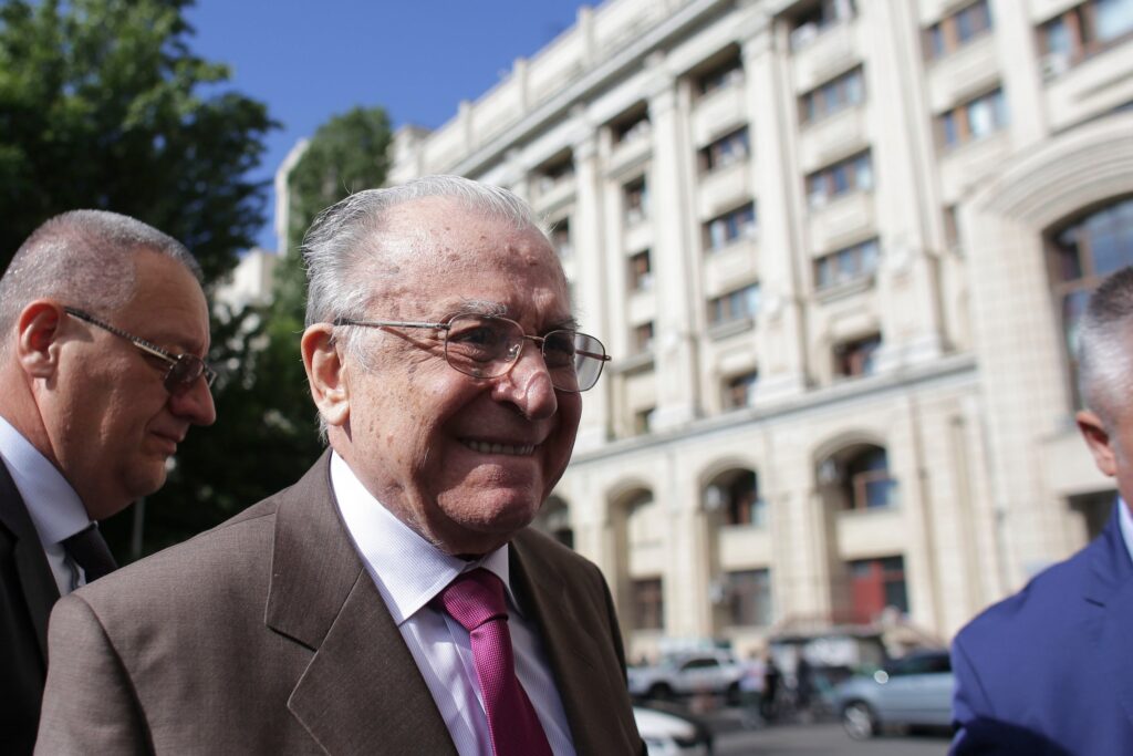 Iliescu, mesaj de ziua SPP: Are un rol fundamental în a garanta siguranța națională a democrației