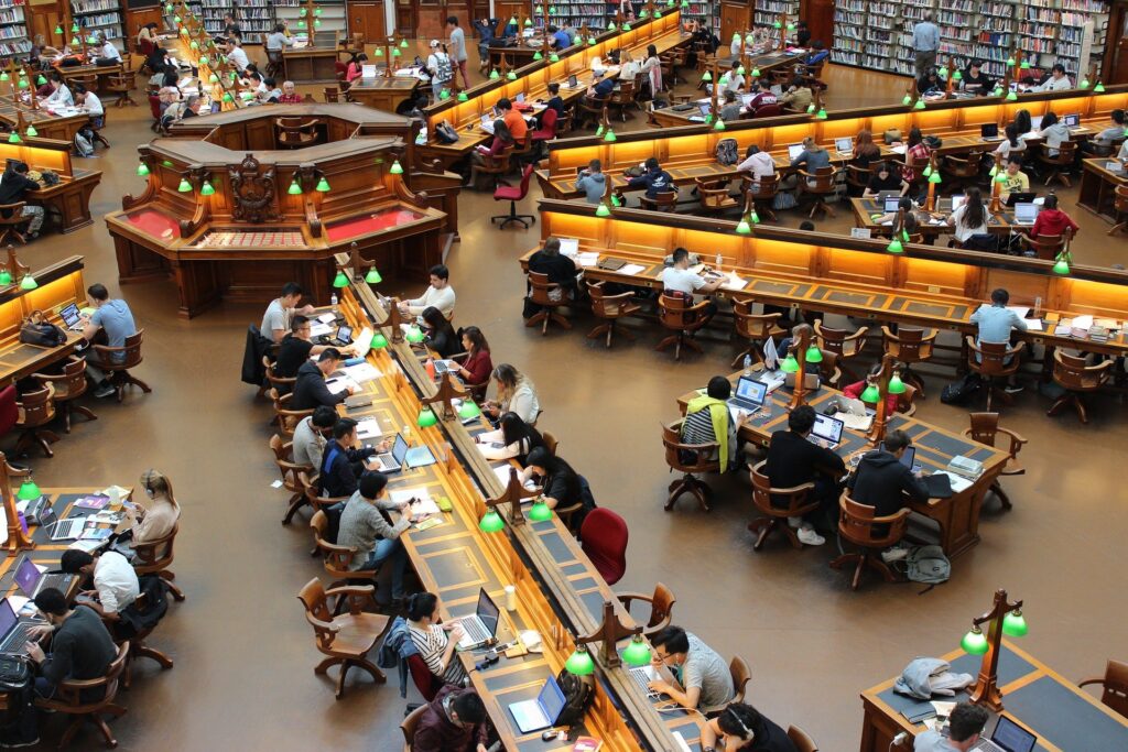 Doar două universități românești sunt în clasamentul global QS 2025 – top 1000. Ce ne ține în loc