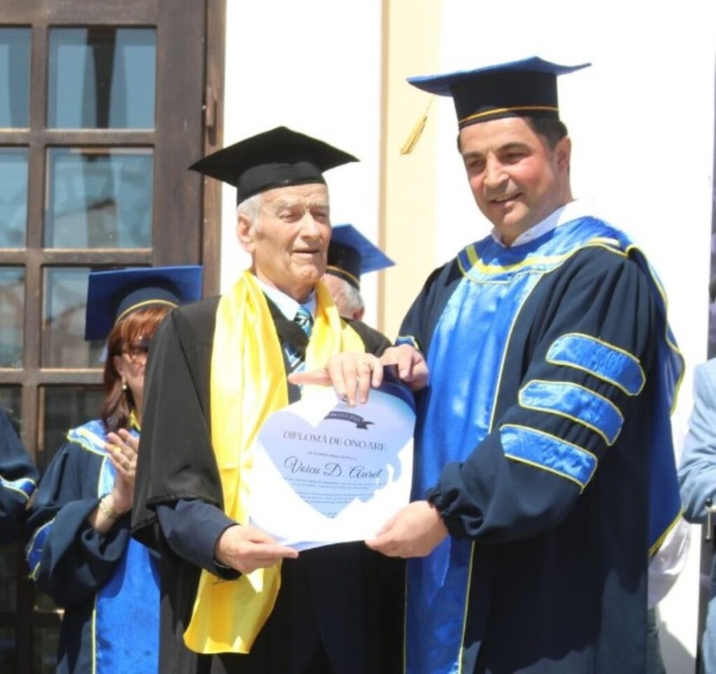 Cel mai vârstnic student din România. A absolvit studiile de masterat la aproape 89 de ani