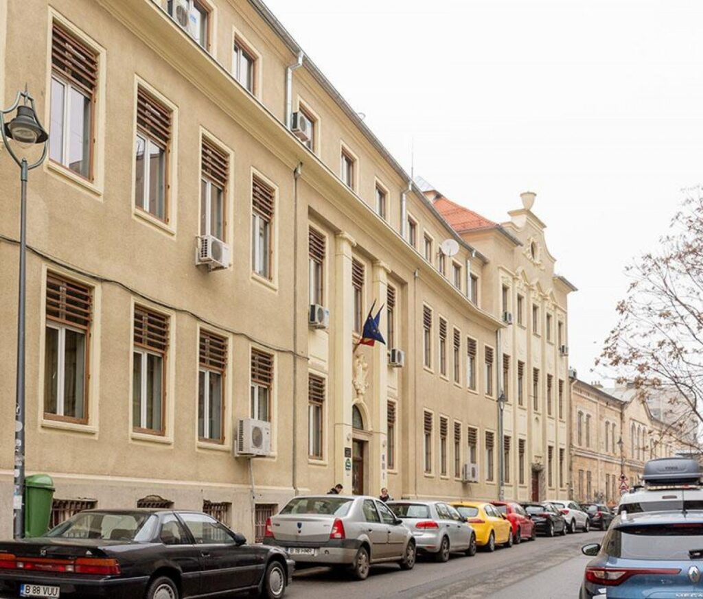 Licența cu dublă specializare, în dezbatere publică. Cu ce propuneri vine Ministerul Educației