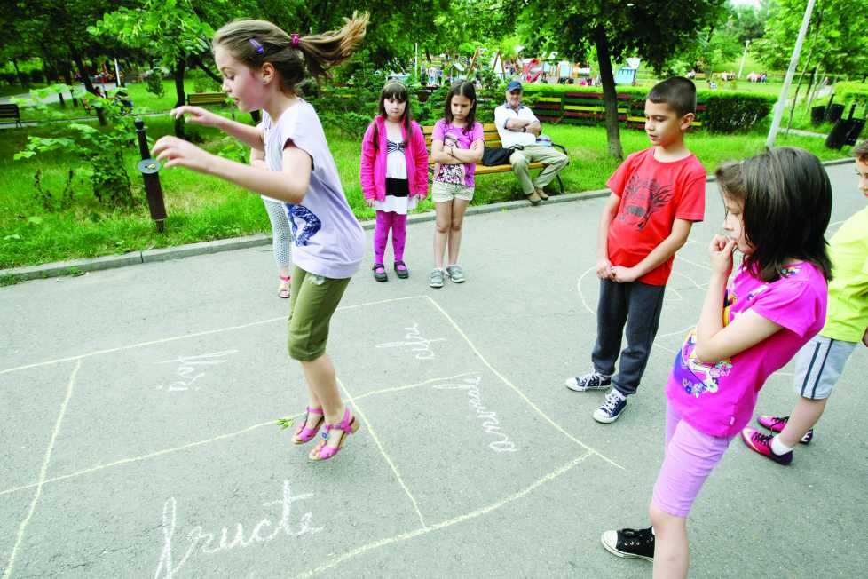 Cu cât este mai scurtă vacanța aceasta de vară. Calendarul anului școlar 2024-2025