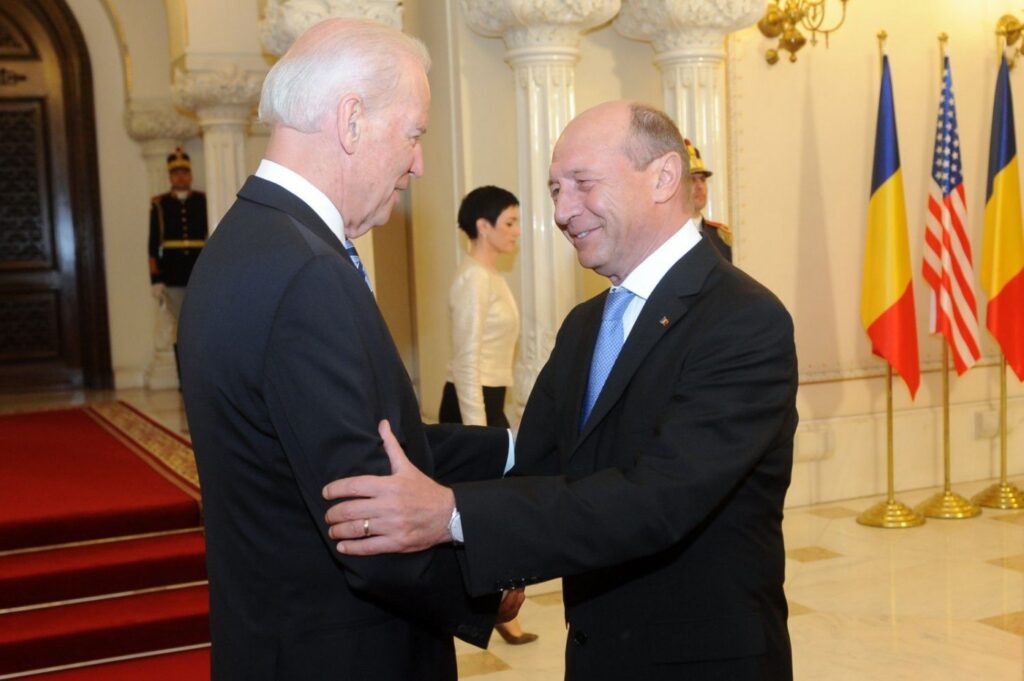 De ce l-ar prefera Traian Băsescu pe Joe Biden lui Donald Trump