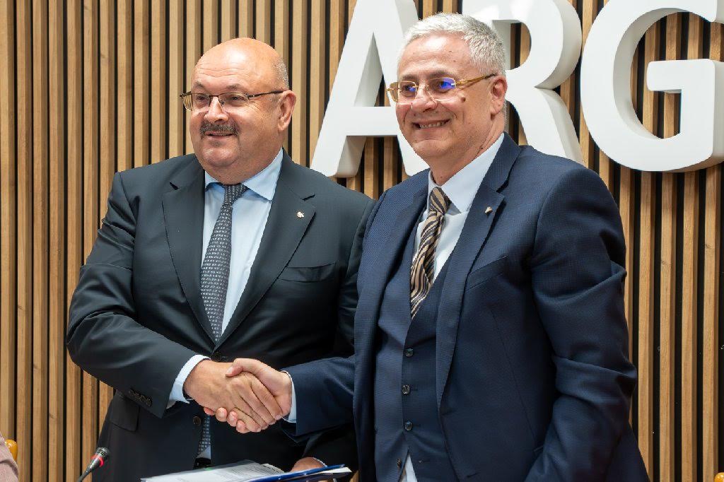 Președintele Ion Mînzînă a semnat cel mai mare contract de modernizare a infrastructurii rutiere din Regiunea Sud – Muntenia