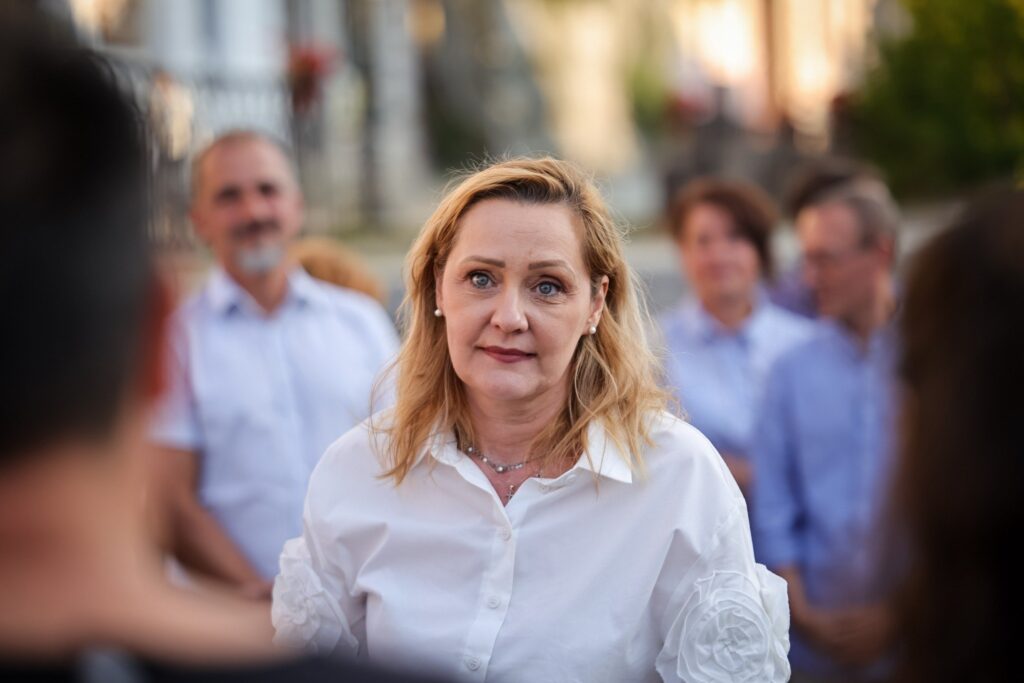Elena Lasconi crede că ar fi un președinte mai bun decât Iliescu și Iohannis: „Niciodată nu am fost omul sistemului”