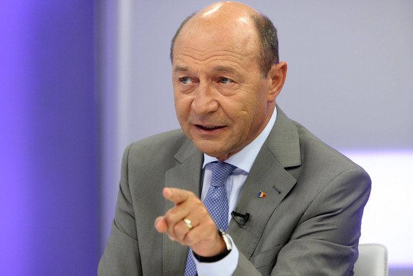 Fostul președinte Traian Băsescu emite un mesaj Ro-Alert. „Guvernul inundat de incompetenţă”