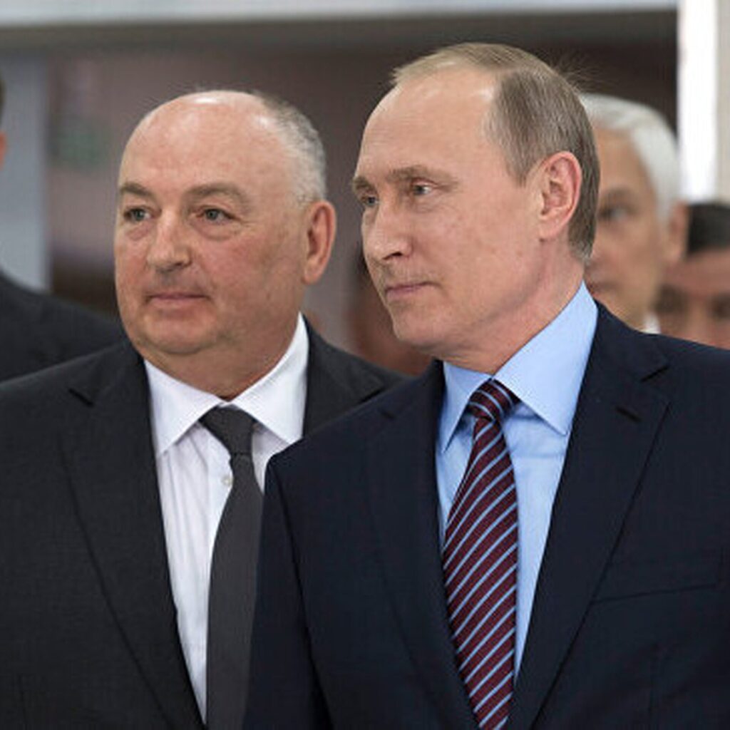 O colaboratoare a unui oligarh prieten cu Putin, parteneră de afaceri cu fiul fostului șef al campaniei lui Mircea Geoană