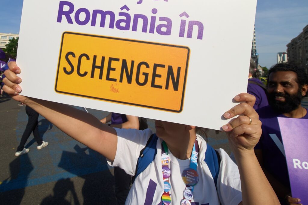 Intrarea în Schengen nu ne scapă de tot de controalele la graniță. Cât timp și în ce situații ne vor fi cerute actele la frontieră