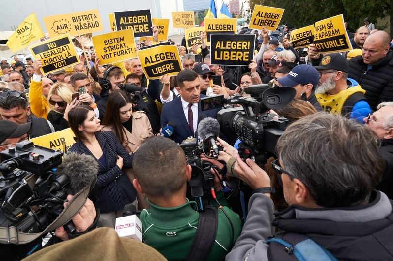 BEC a respins contestaţiile AUR privind constituirea birourilor electorale ale secţiilor din străinătate. Simion: „Sunt văduvit”