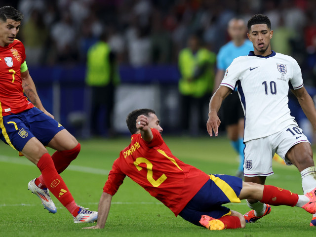 Val de contestatari după ce selecționerul Angliei a decis să-i schimbe poziția lui Jude Bellingham