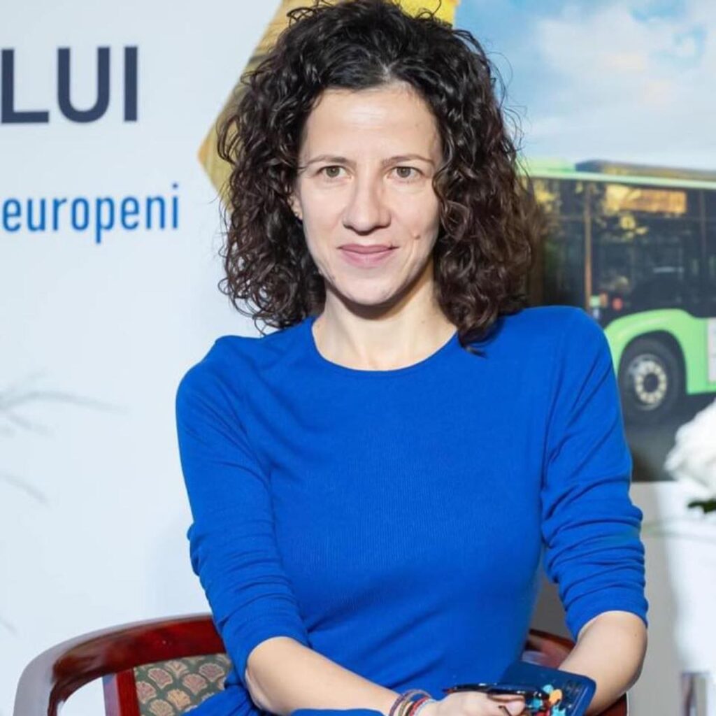 Autoritățile verifică modul în care comisarul european Roxana Mînzatu și-a extins casa. Imobilul este monument istoric