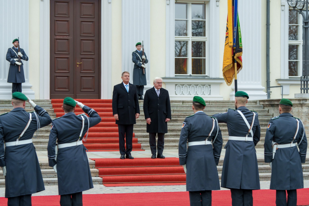 Iohannis, primit de președintele Germaniei. Discuții privind dezvoltarea cooperării economice şi a investiţiilor bilaterale