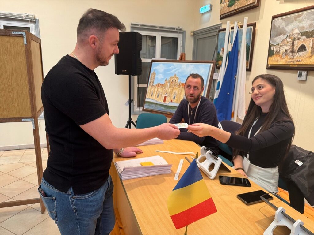 Cum pot influenta voturile din diaspora rezultatele alegerilor? Analist: „Oamenii cred cǎ sunt victimele unei conspirații „
