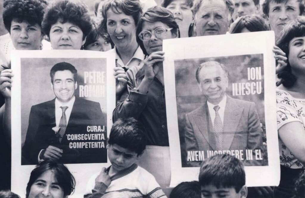 Cum a ajuns Ion Iliescu primul președinte al României democrate. Istoria marcată de minciuni, proteste și ciomege ale primelor alegeri după ’89