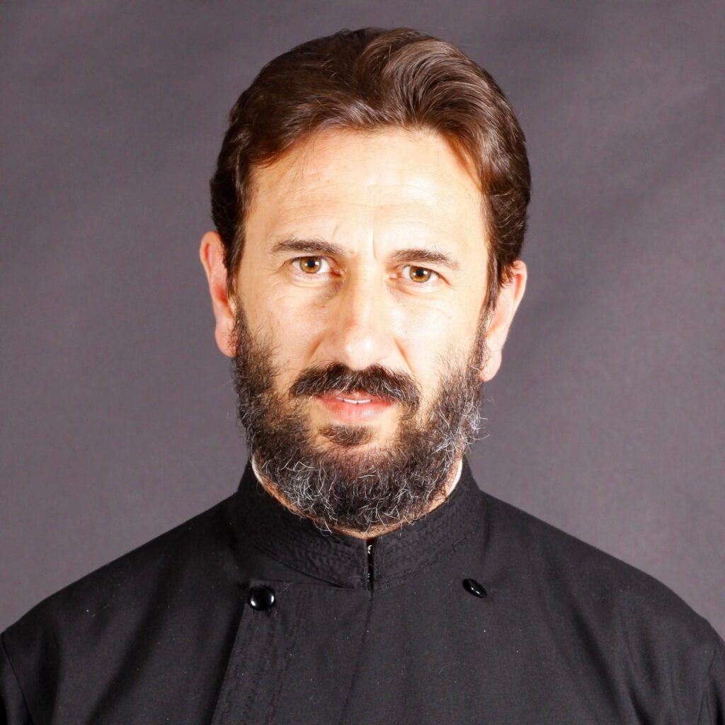 Un apreciat preot îl critică pe Călin Georgescu: „Unii creștini îl promovează electoral, fără să verifice cu mai multă atenție cât de fantasmagorică e lumea lui imaginară”