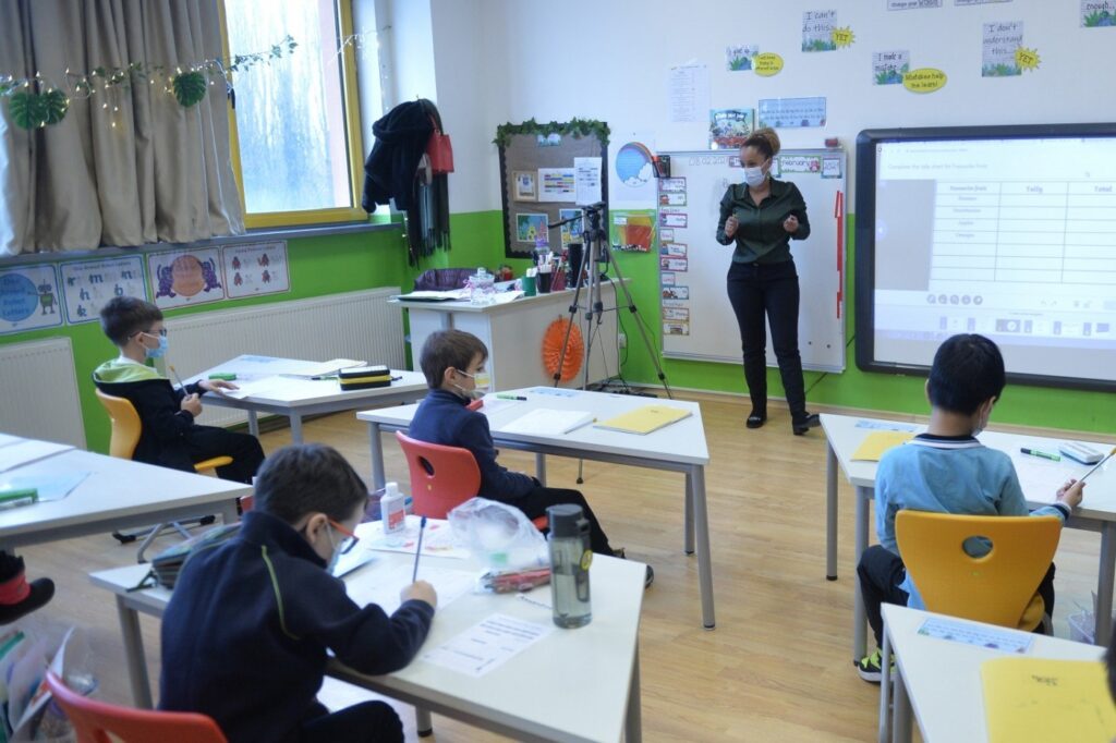 Exercițiu tip Evaluare Națională pe baza unui text din planul lui Călin Georgescu. „Noi educăm copiii să devină papagali”
