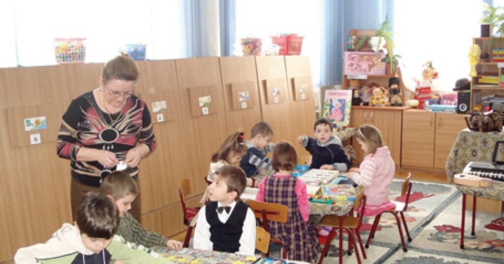 Ministerul Familiei anunță finalizarea primelor 6 centre de zi pentru sprijinirea copiilor vulnerabili, cu finanțare din PNRR