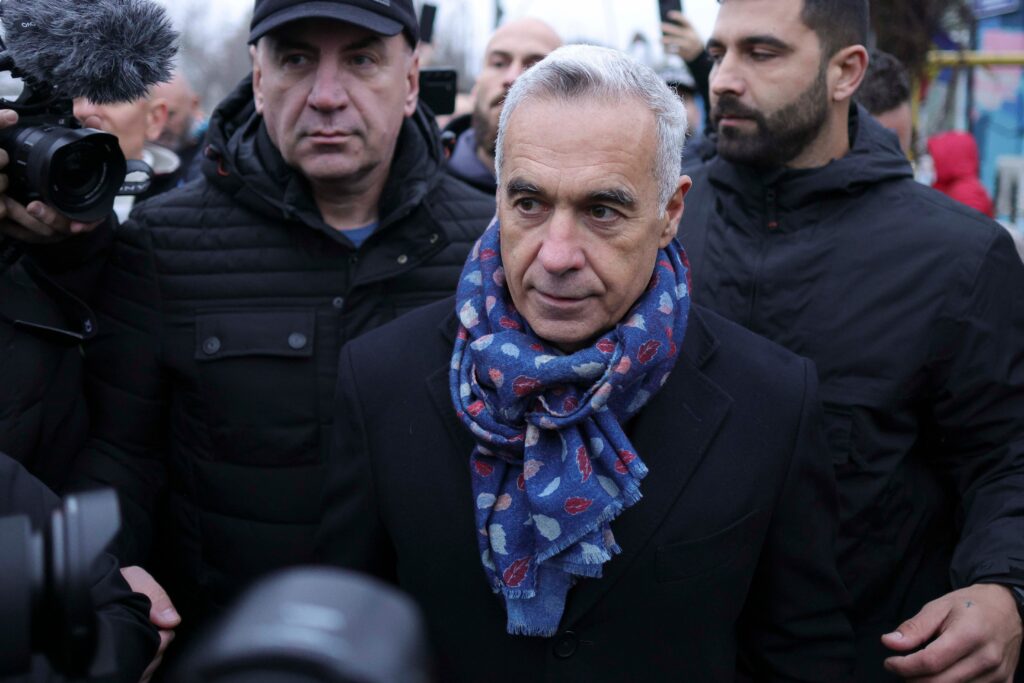 The Economist: Călin Georgescu ar putea fi exclus din cursa prezidențială. „România, divizată” după „cutremurul politic” de la alegeri