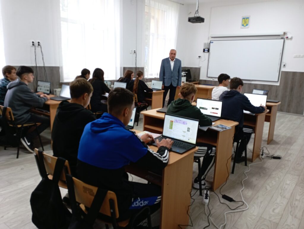 Ce dotări au școlile ultra-moderne din comuna în care a copilărit Mihai Eminescu. Elevii de la țară care vor învăța cu realitate virtuală