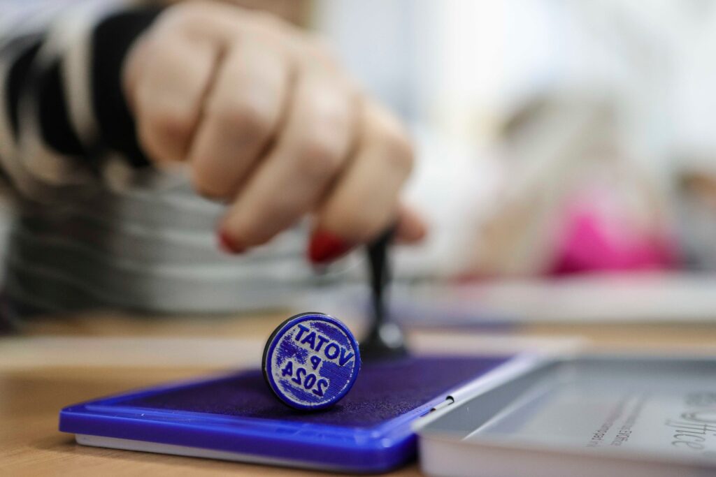 Zeci de mii de angajaţi ai MAI veghează la siguranţa publică în ziua votului