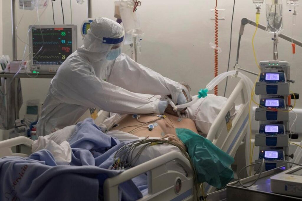 Ce este metapneumovirusul, boala care a speriat China. Epidemiolog român: „E posibil să fi ajuns și la noi, dar nu știm nimic oficial”