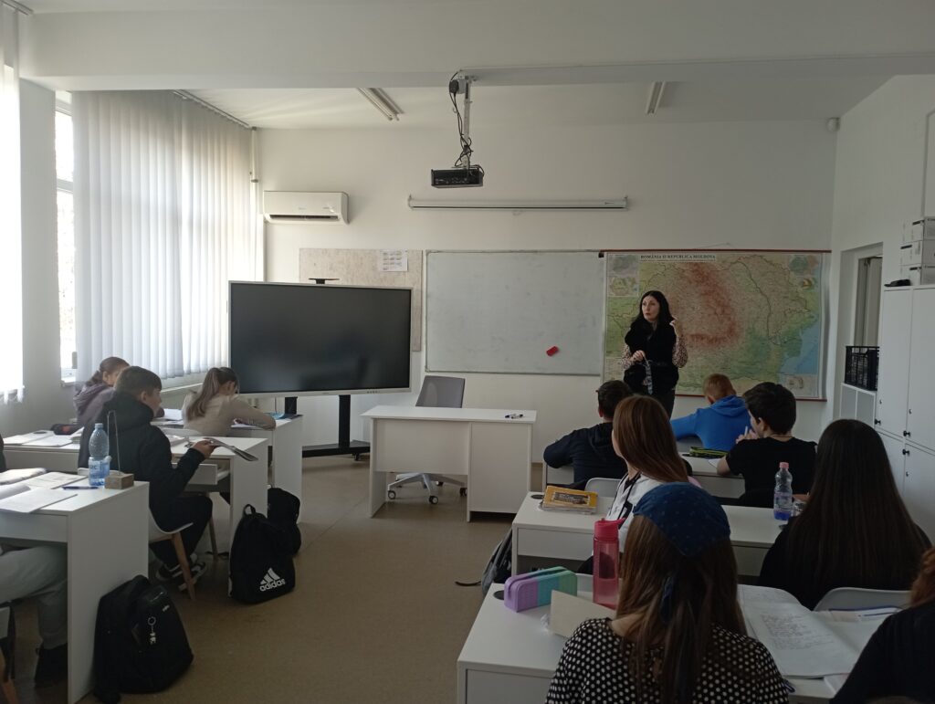 De la școli cu wc-uri în fundul curții la educație science-fiction. Transformare ireală în unul dintre cele mai sărace județe din România
