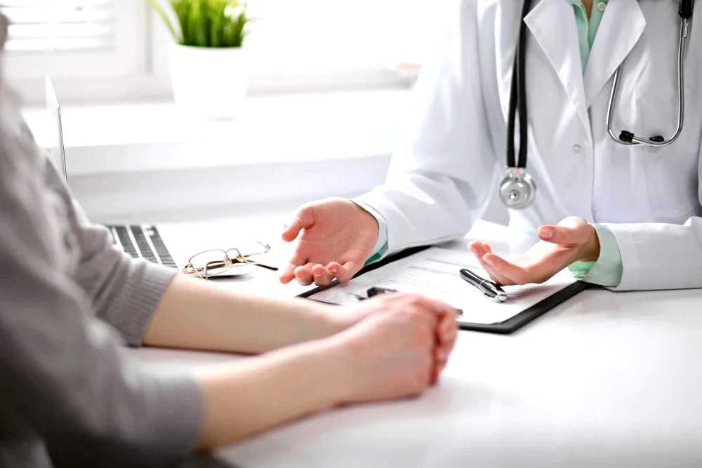 Tarifele decontate de CNAS pentru serviciile medicale, îngheţate în 2025 la nivelul de anul trecut. Decizia, criticată de Colegiul Medicilor