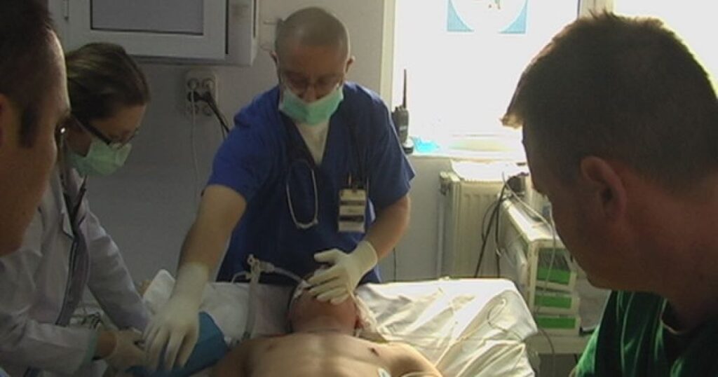 Fenomenul medicilor agresați de pacienți, de necontrolat. Polițist: „Medicii se autosabotează”. Care ar fi soluțiile