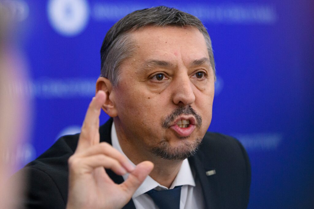 Proiect-pilot de utilizare a inteligenţei artificiale în şcolile din România. Ministrul Educației: „Nu este o alternativă la cadrul didactic”