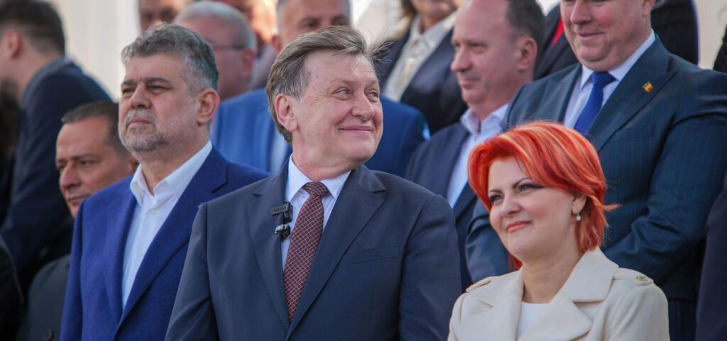 Crin Antonescu, miting electoral la Craiova, în fața a 25.000 de oameni. Ponta: „Mă doare sufletul când văd această umilință”